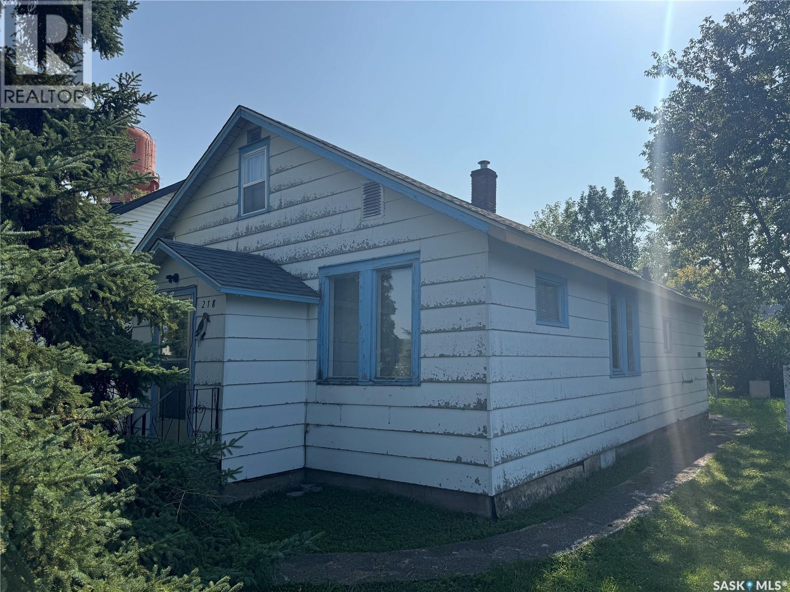 218 4 Street West, Nipawin, SK S0E 1E0