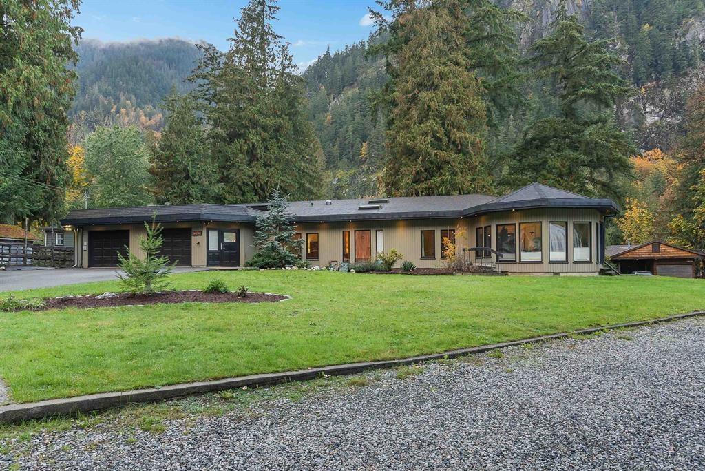 63565 Gagnon Placehope, Hope, BC V0X 1L2