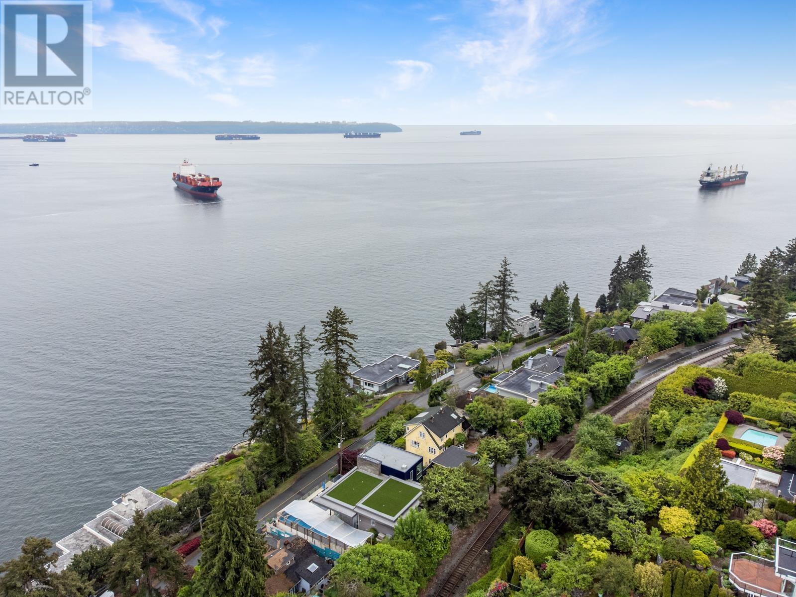 3615 Sunset Ln, West Vancouver, BC V7V 1N3