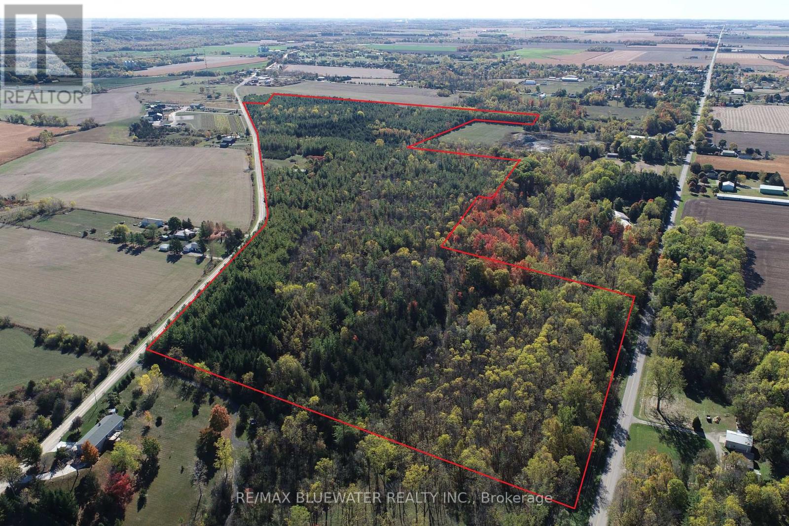 9165 Widder Rd, Lambton Shores, ON N0M 2N0