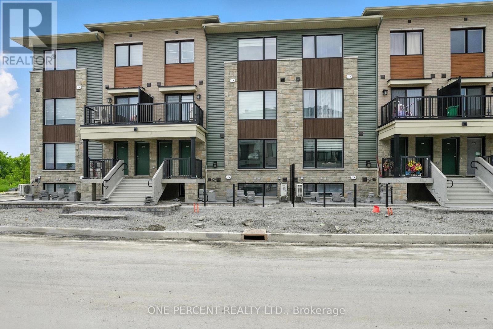 1308 Creekway Private, Ottawa, ON K2T 0T1