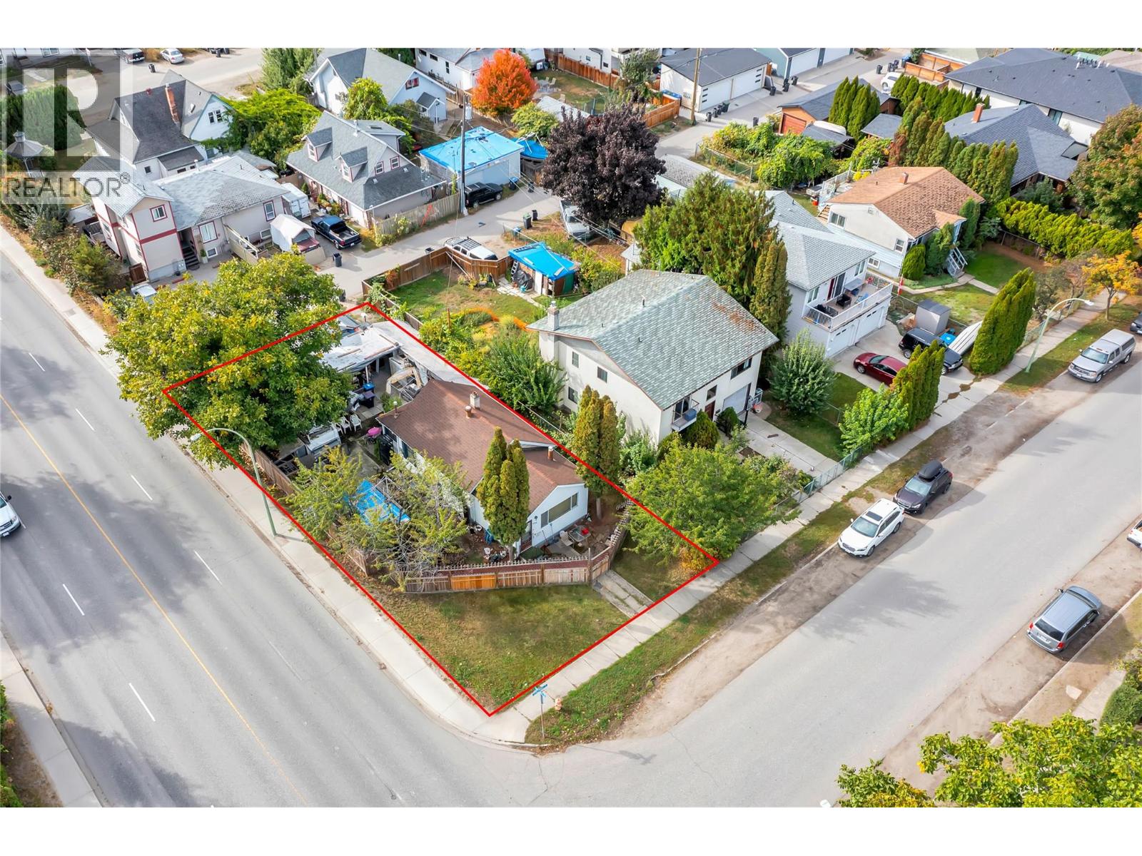 1099 Stockwell Ave, Kelowna, BC V1Y 6W4