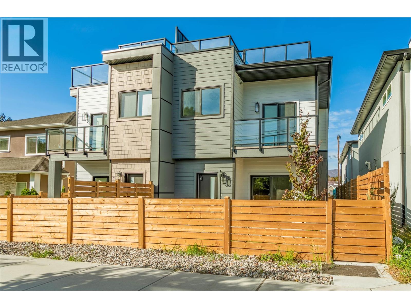 1916 Ethel Street Unit 2, Kelowna, BC V1Y 2Z5