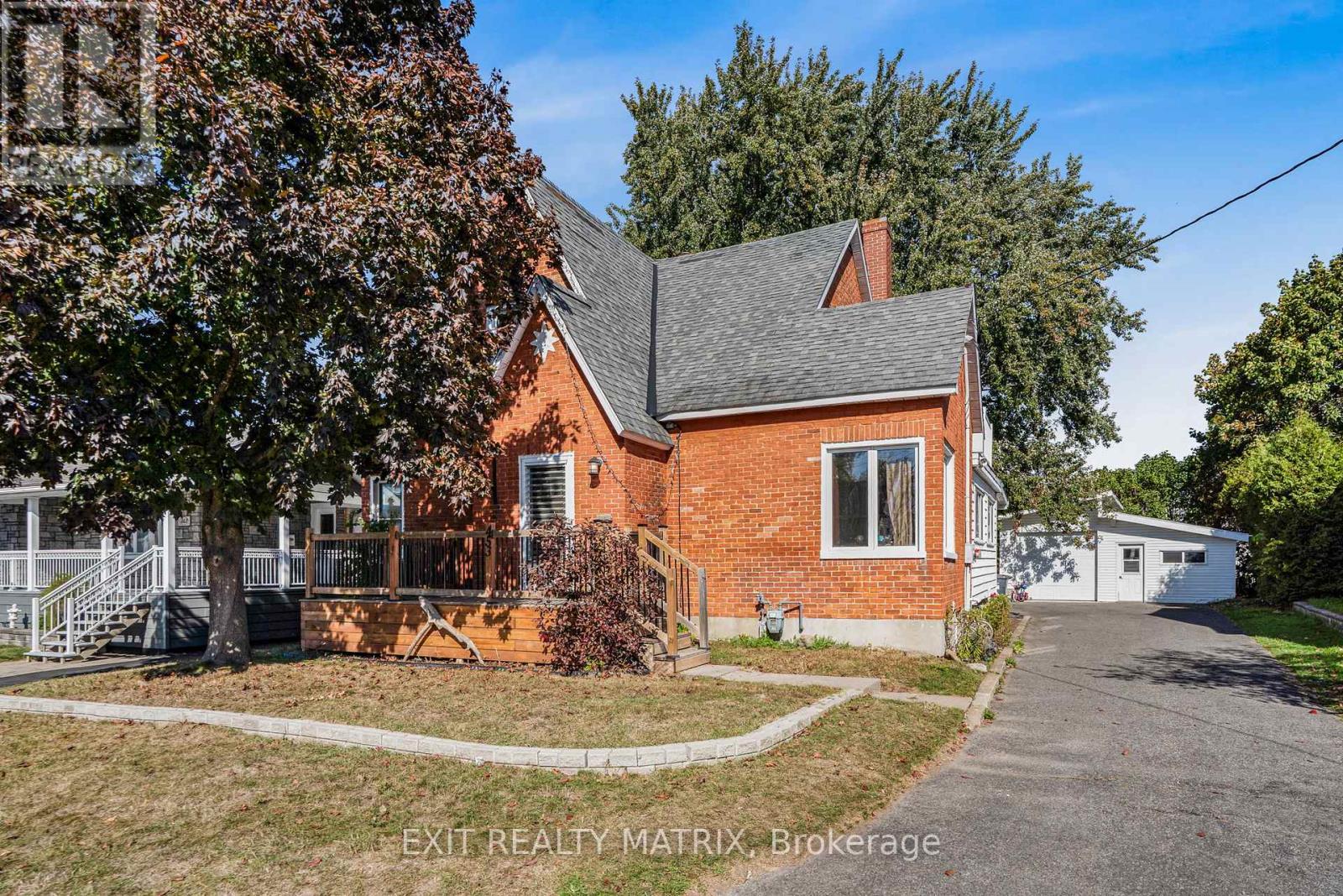453 Garneau St, Hawkesbury, ON K6A 1M6