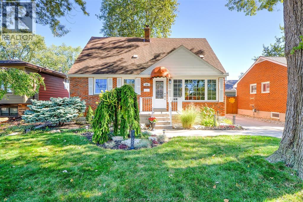 988 Parkview Ave, Windsor, ON N8S 2X4