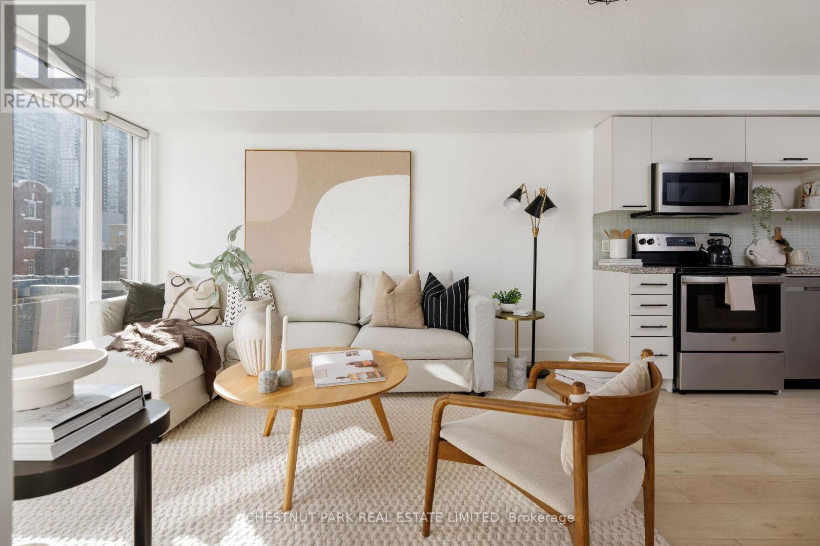 501 21 Nelson St, Toronto, ON M5V 3H9