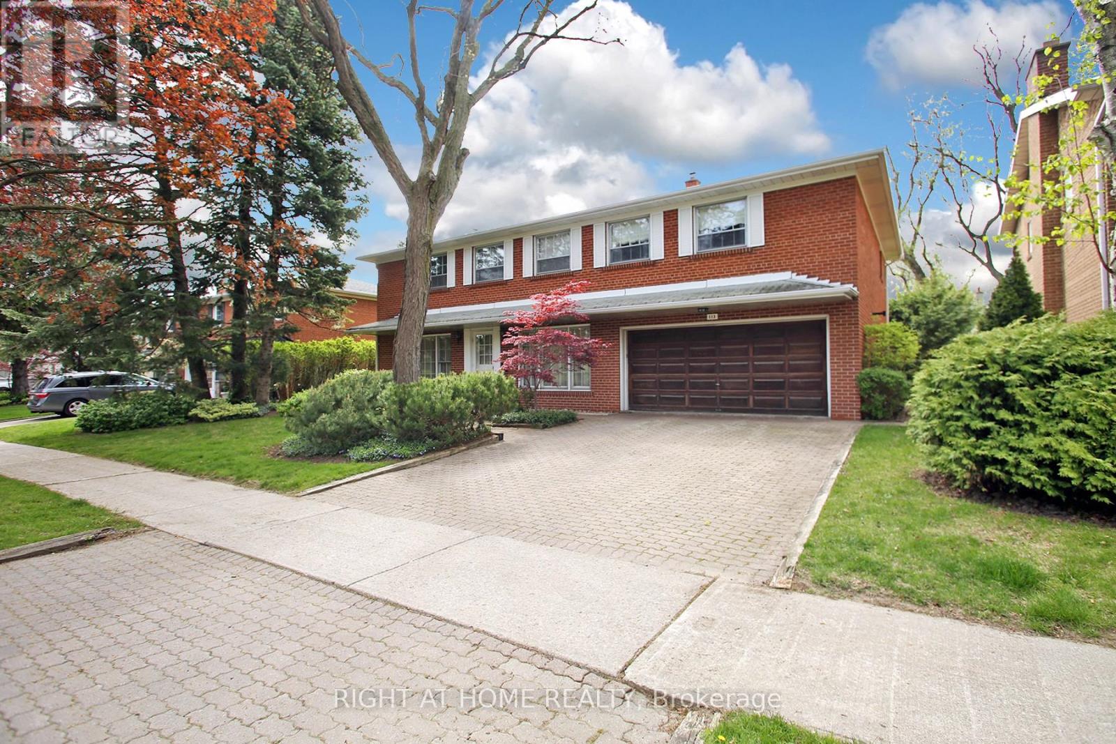 113 Lord Seaton Rd, Toronto St. Andrew-windfields, ON M2P 1K8