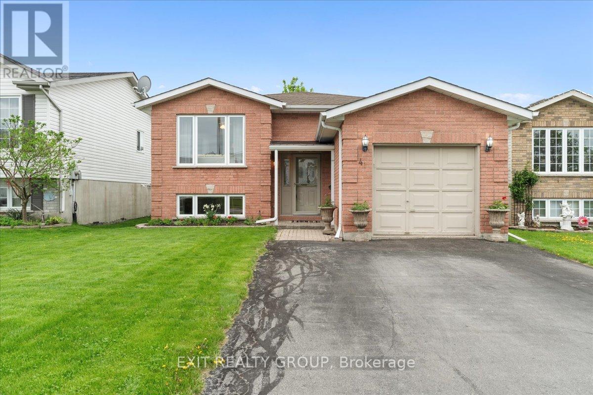 41 Faraday Gdns, Belleville, ON K8P 5J5