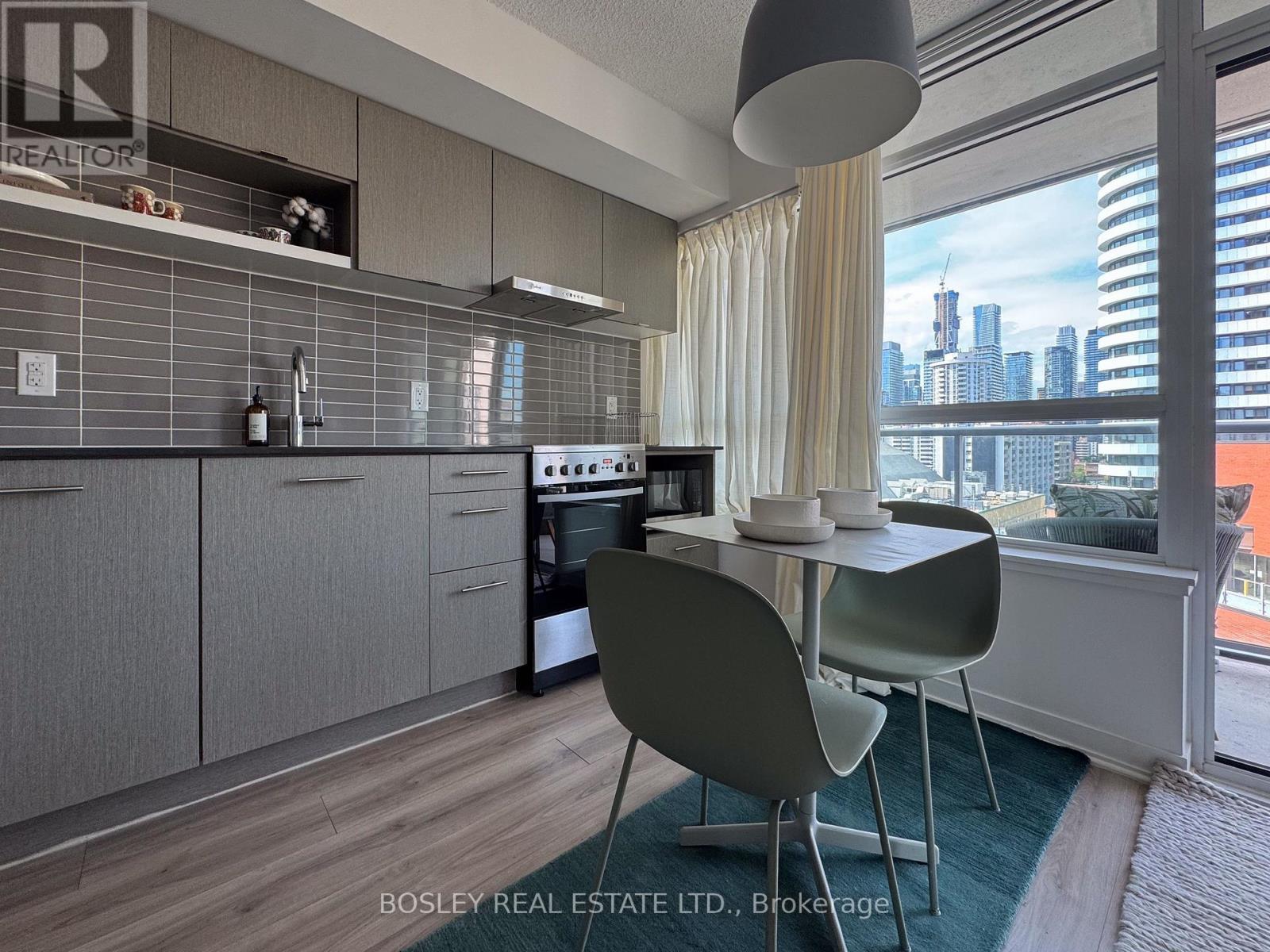 1504 365 Church St, Toronto, ON M5B 1Z9