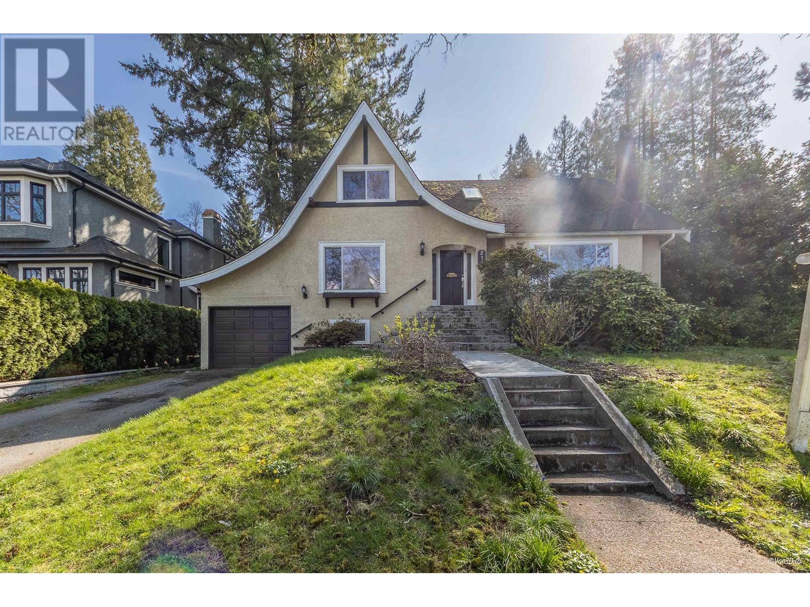 2146 W 33rd Ave, Vancouver, BC V6M 1B9