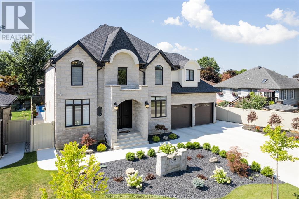 600 Kenwood, Lasalle, ON N9J 0C9