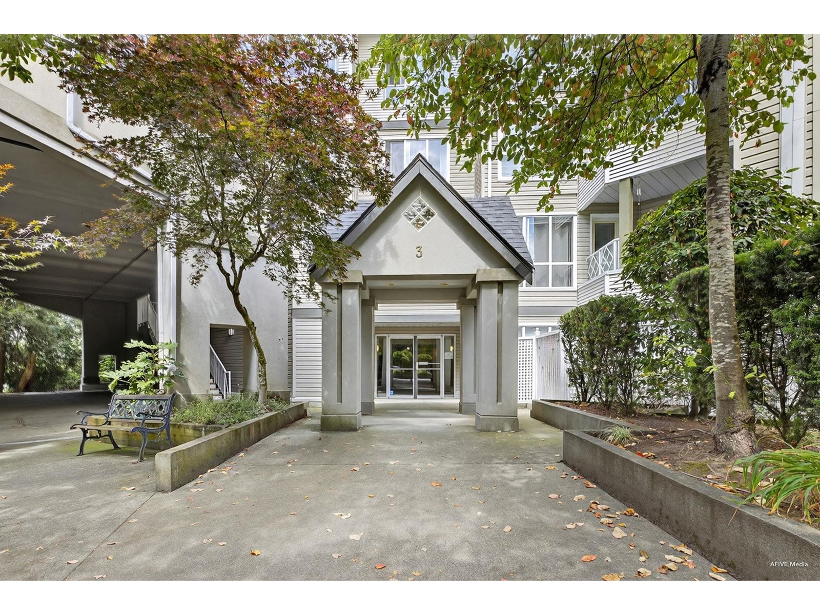 9979 140 Street Unit 329, Surrey, BC V3T 5W2