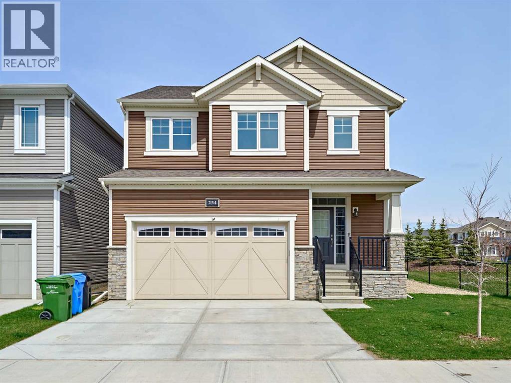 254 Carringham Rd NW, Calgary, AB T3P 1V2