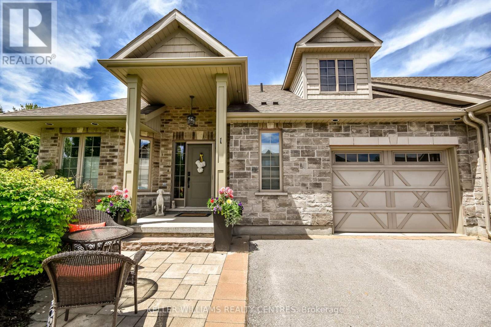 1 10 Reddington Dr, Caledon, ON L7E 4C3