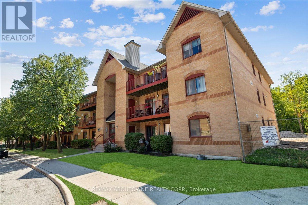 1111 1492 Pilgrims Way, Oakville, ON L6M 3G8