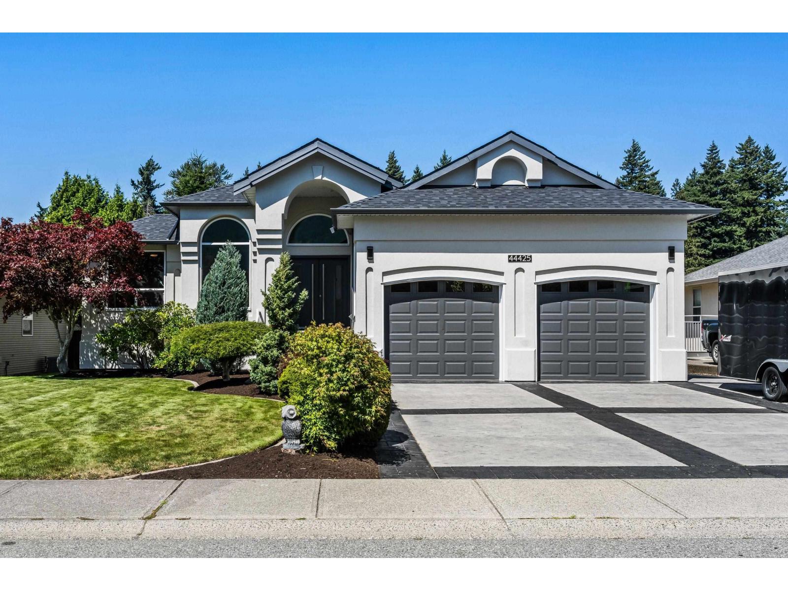 44425 Elsie Placesardis S, Chilliwack, BC V2R 5L1