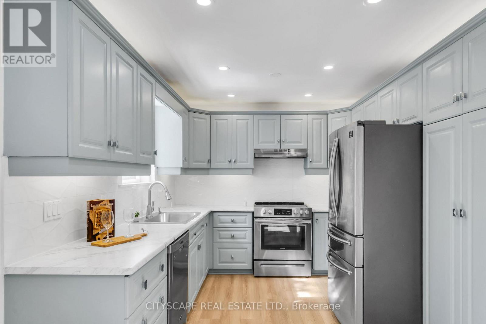 3 Geneva Cres, Brampton, ON L6S 1K7