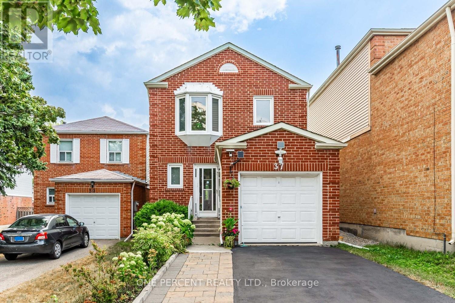 37 Lansbury Ct, Vaughan, ON L4J 5K1
