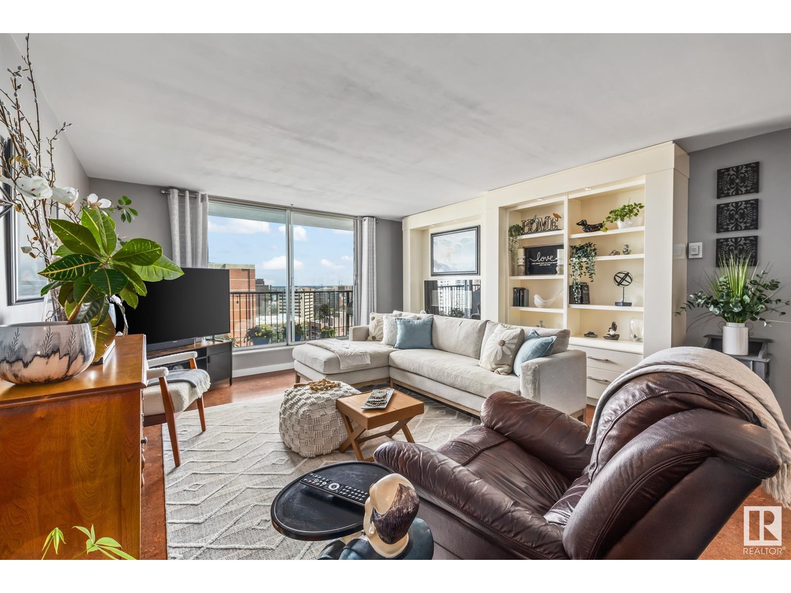 11307 99 Avenue #1605, Edmonton, AB T5K 0H2