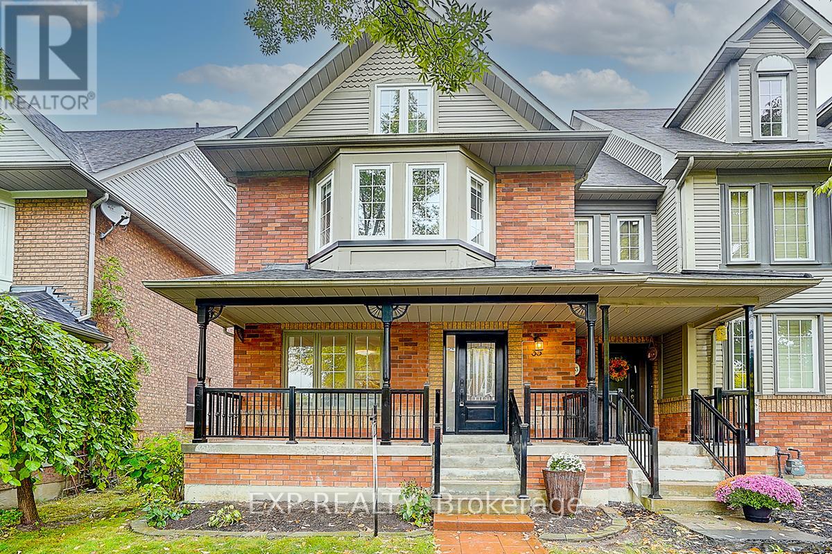 35 Luxton Ave, Aurora, ON L4G 7J8