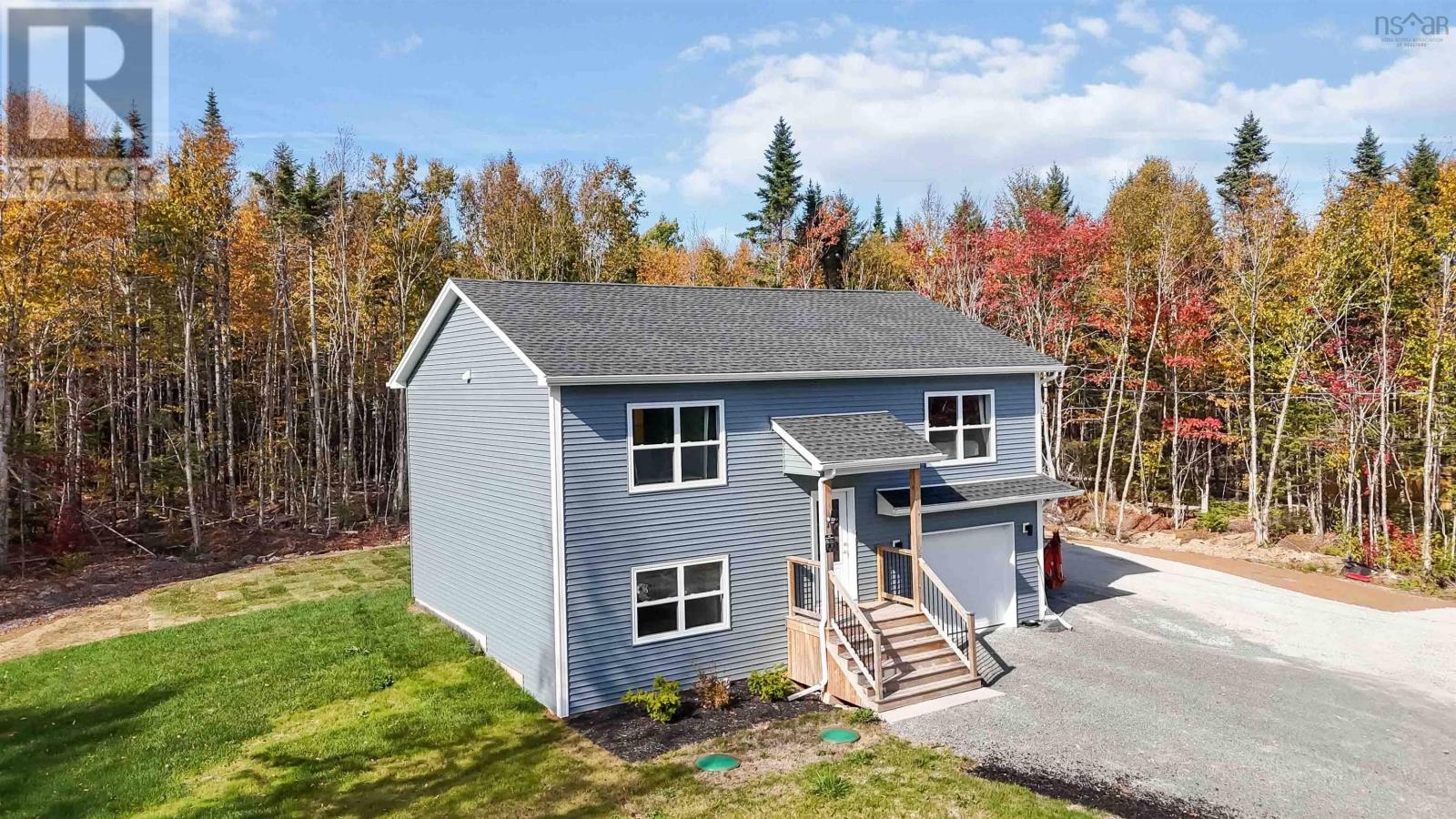 352 E Uniacke Rd, East Uniacke, NS B0N 1Z0