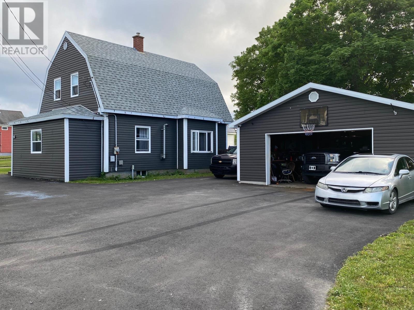 53 Ocean Ave, Dominion, NS B1G 1R4