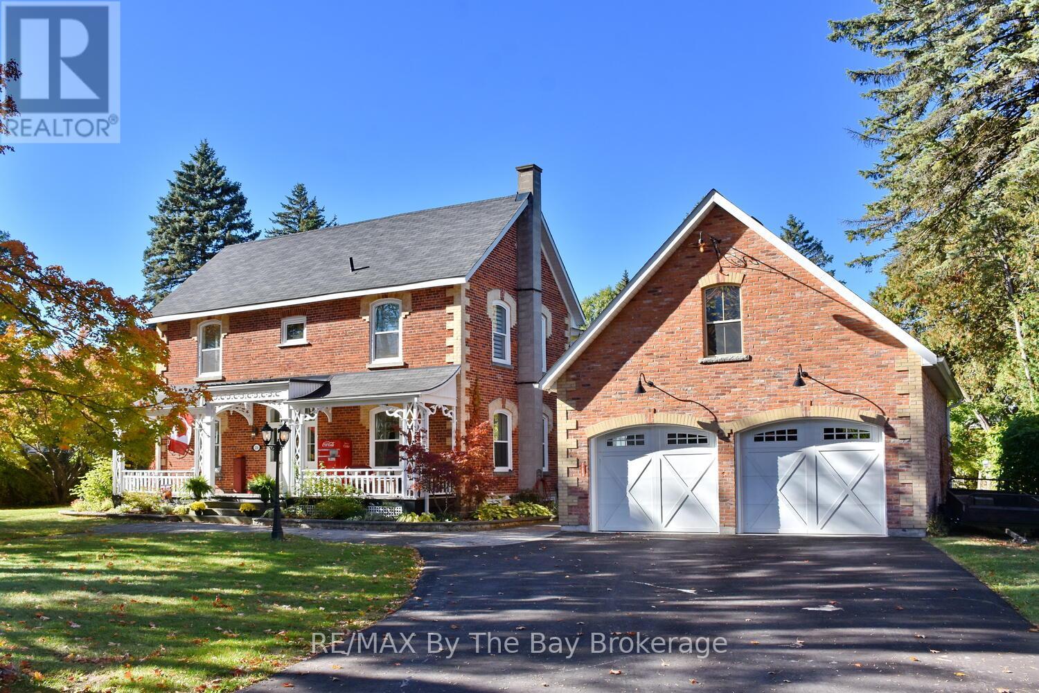 214 Elm St, Clearview, ON L0M 1S0