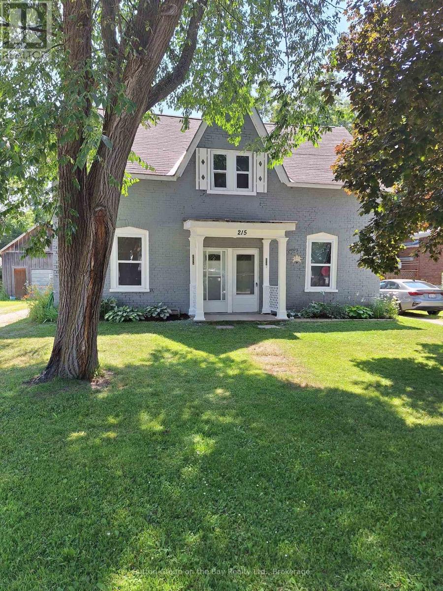 215 Cedar St, Clearview, ON L0M 1S0