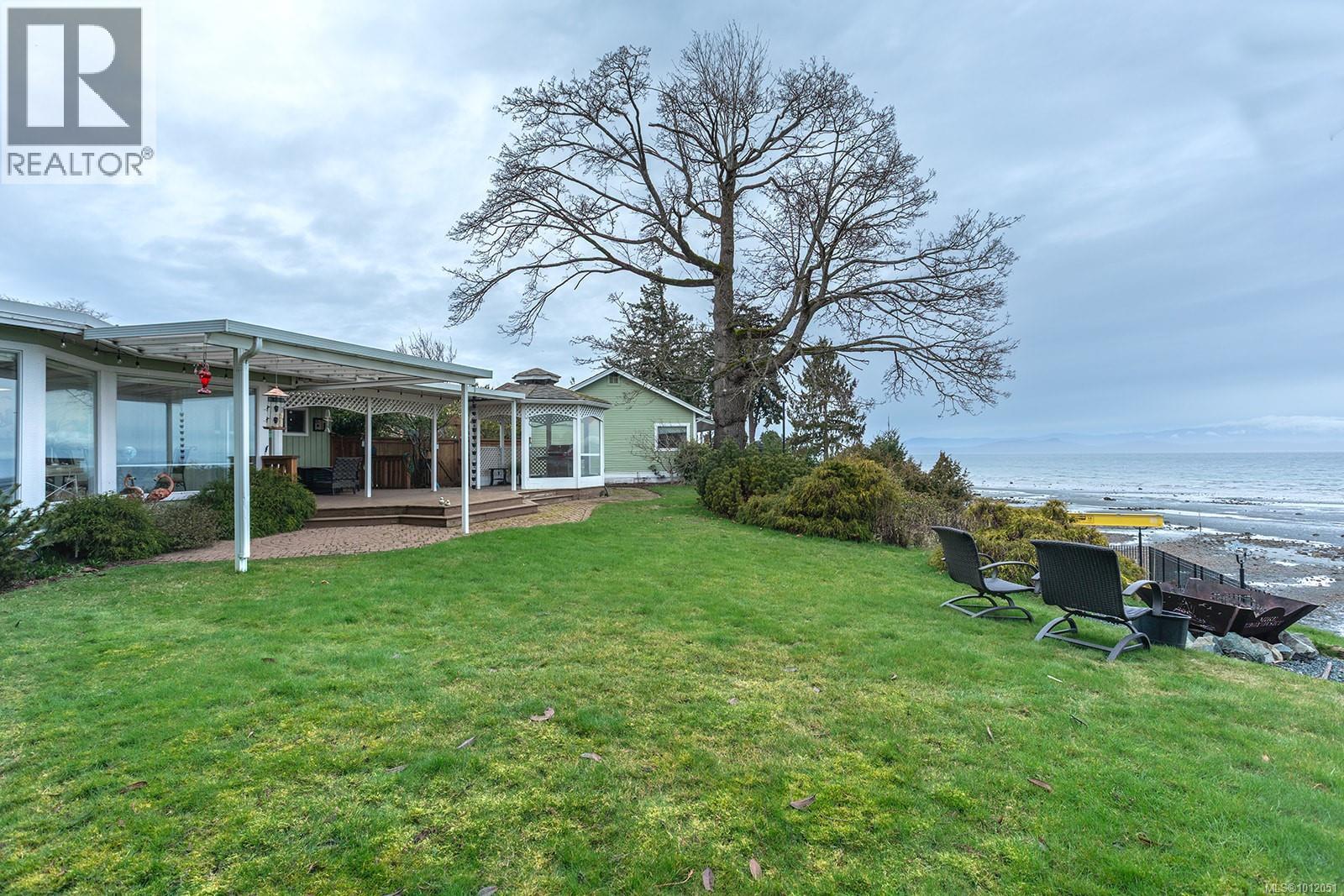 391 Bay Ave, Parksville, BC V9P 1E1