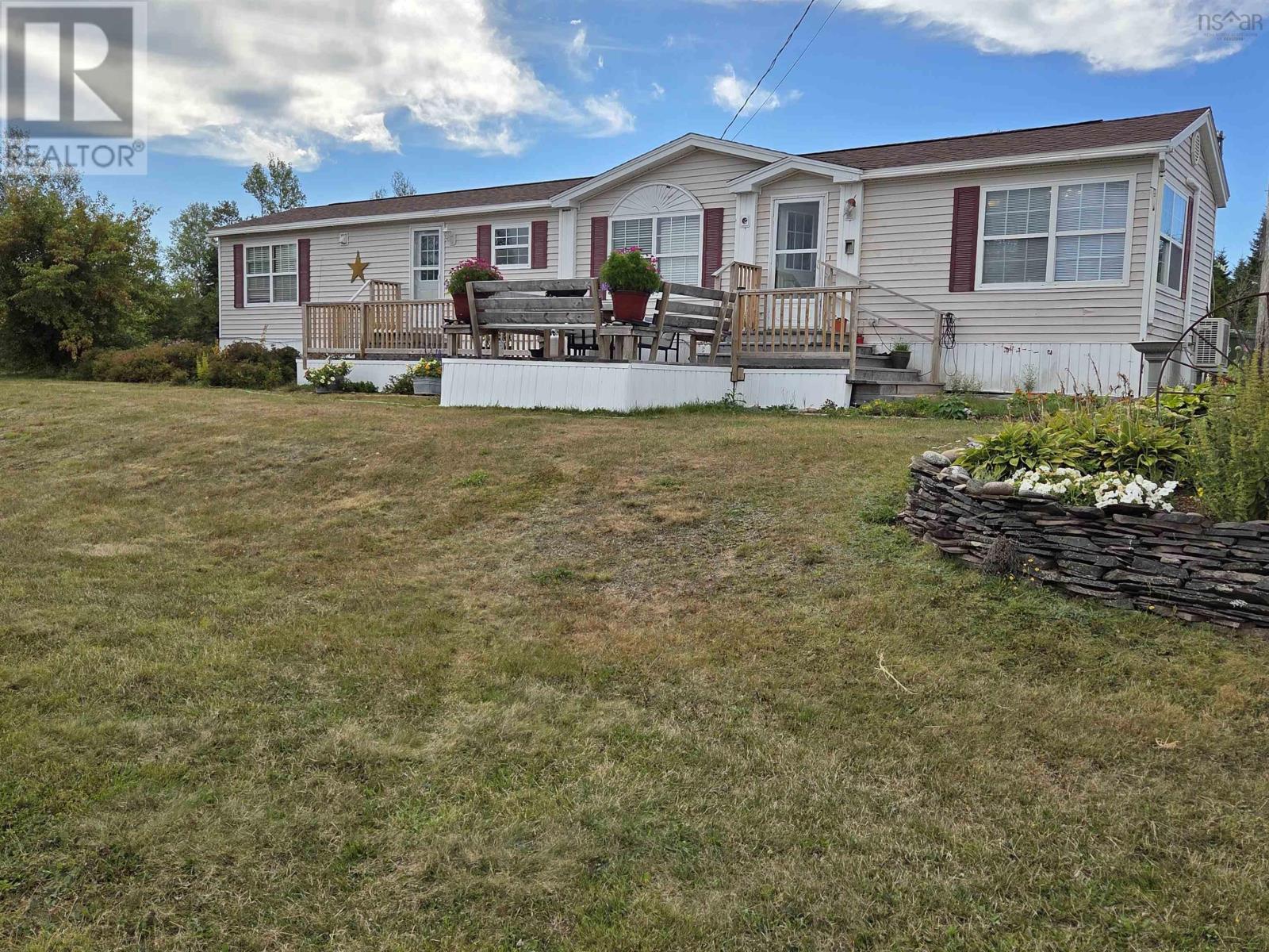 163 River Rd, Kemptown, NS B6L 2R6