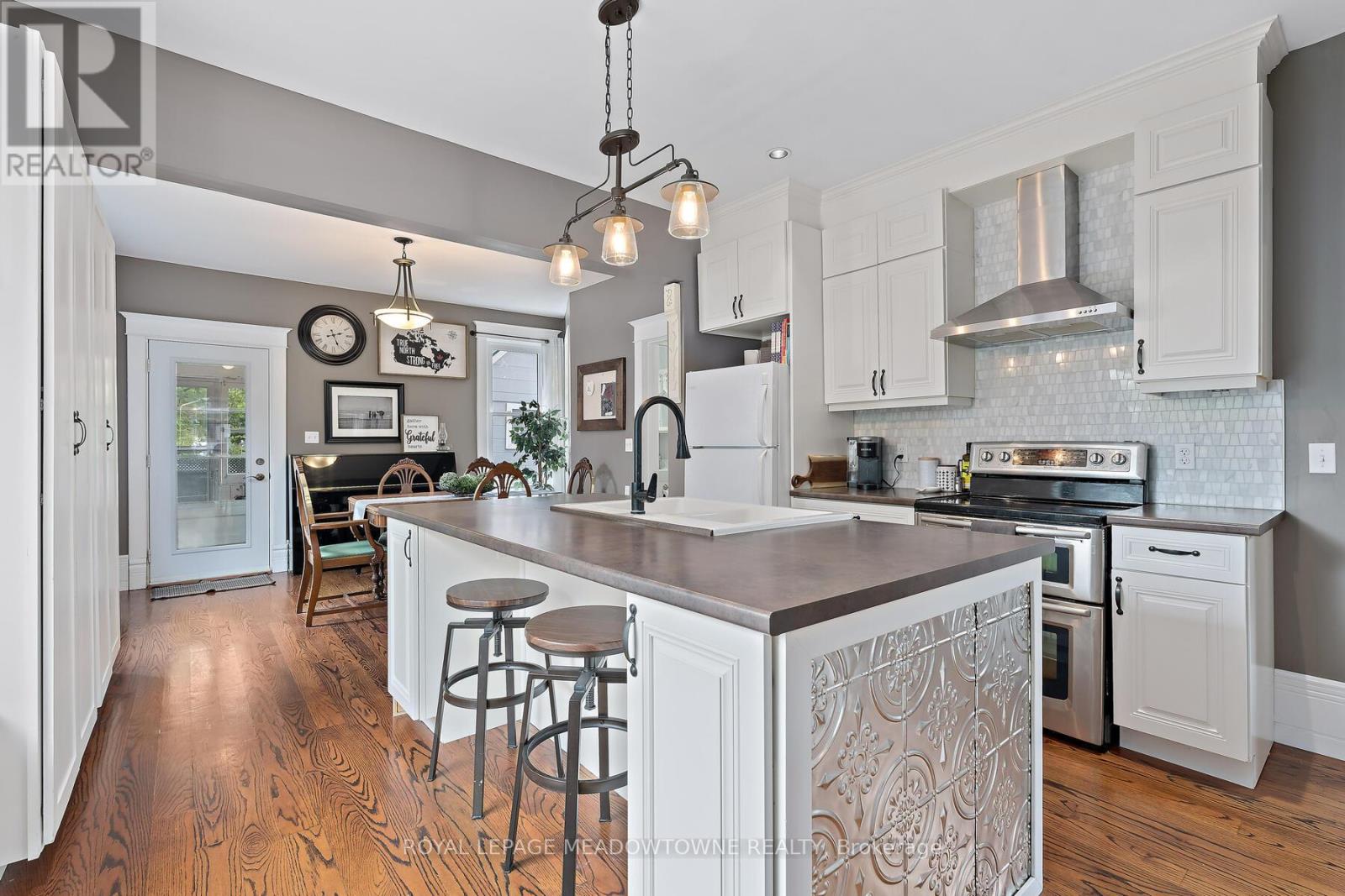 14 Verney St, Guelph, ON N1H 1N4