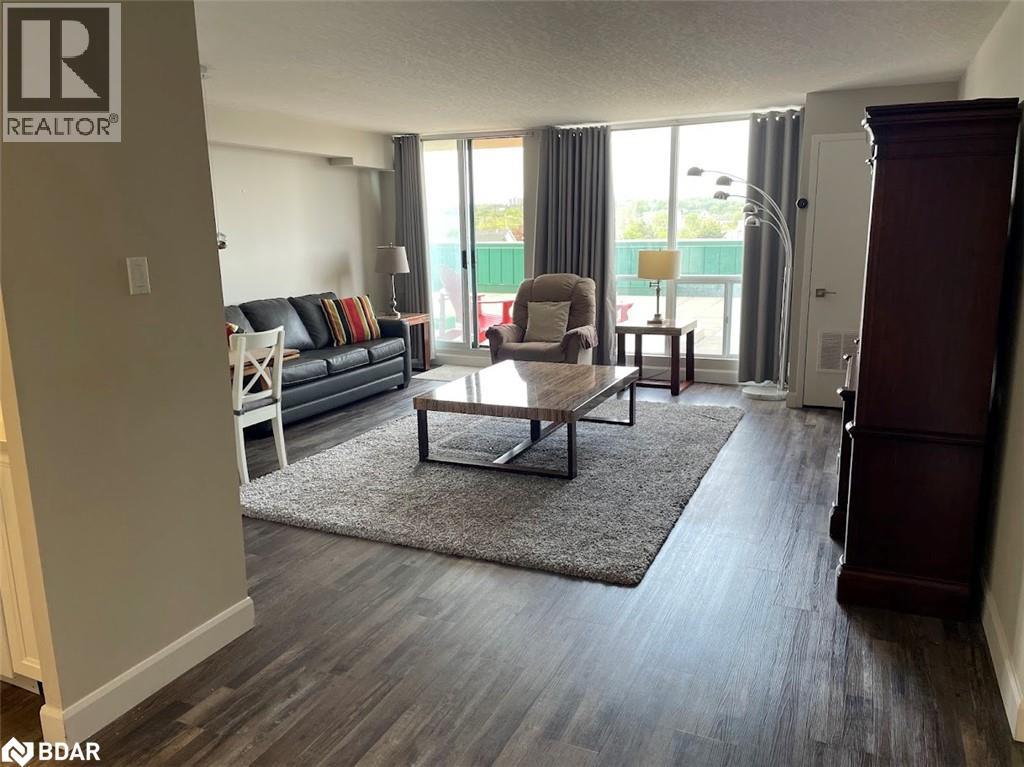 65 Ellen Street Unit 111, Barrie, ON L4N 3A5