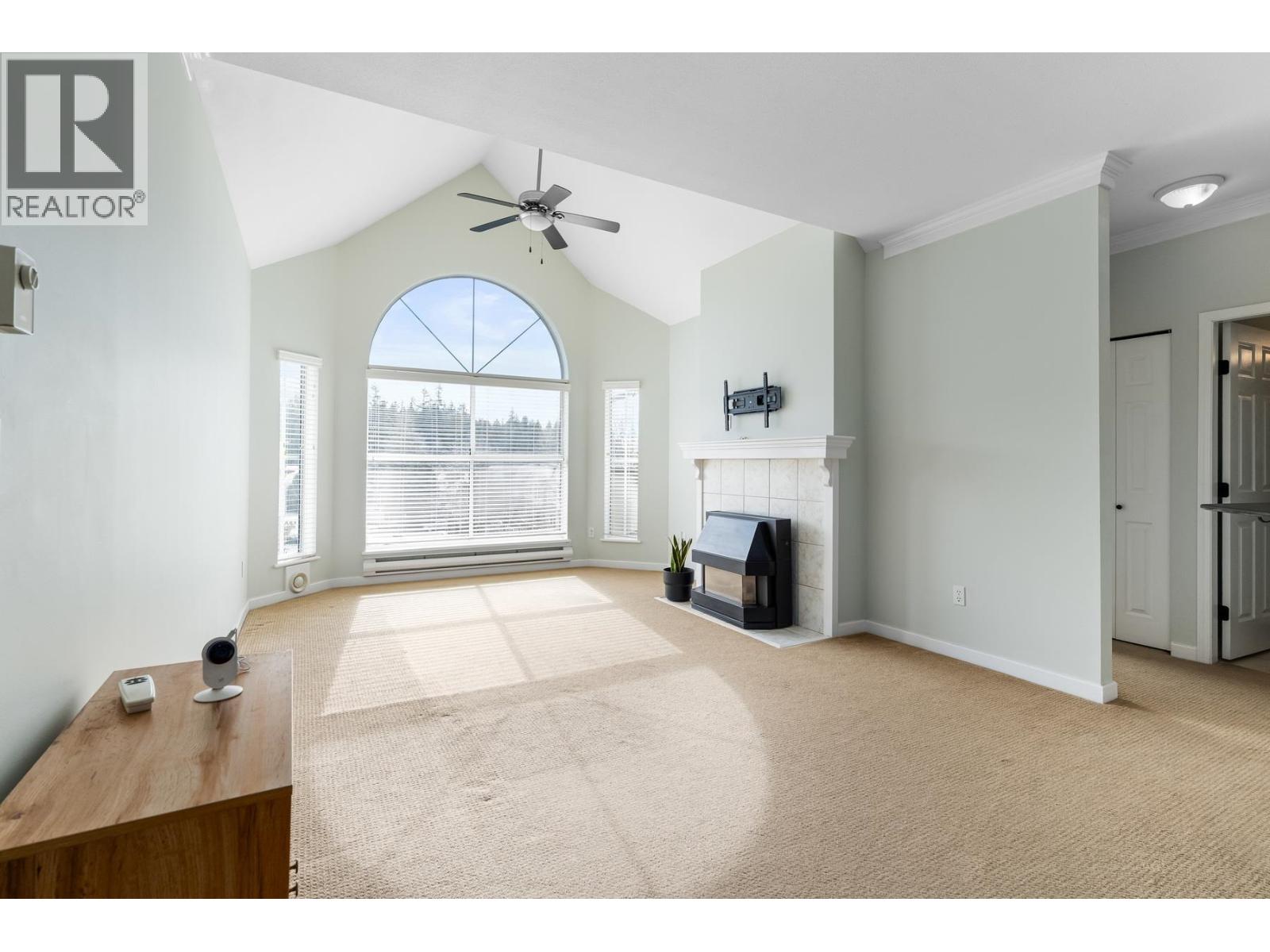 12464 191b Street Unit 403, Pitt Meadows, BC V3Y 2P6