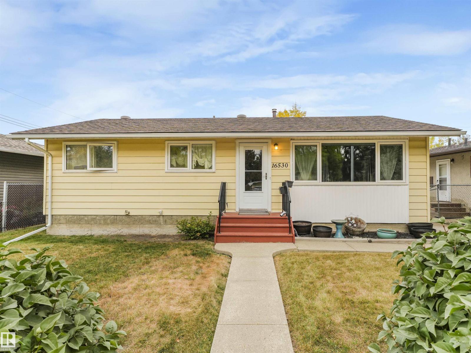 104 Av Nw Unit 16530, Edmonton, AB T5P 0S7