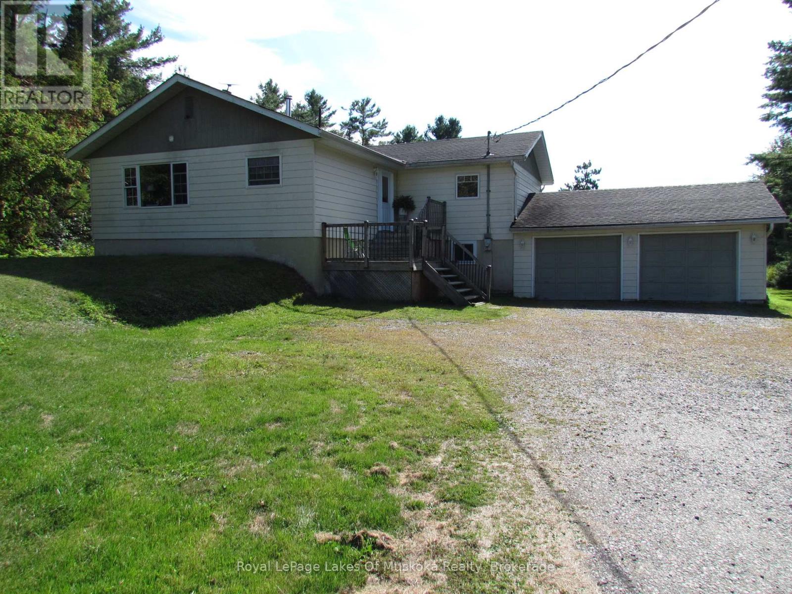 1016 Laycox Rd, Gravenhurst Muskoka S, ON P1P 0G8
