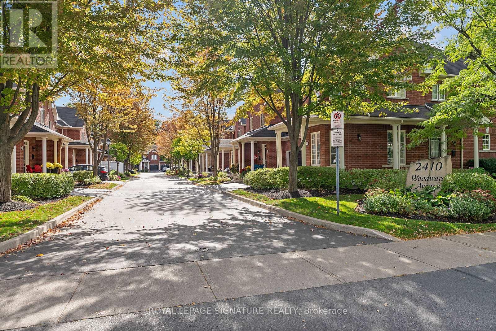 27 2410 Woodward Ave, Burlington, ON L7R 1T9
