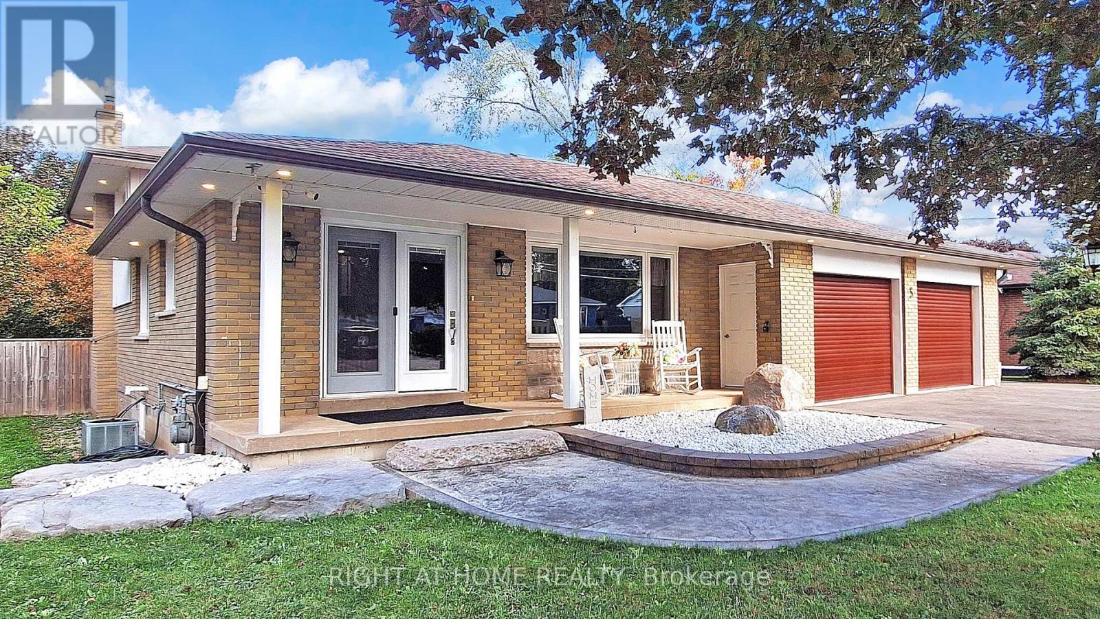 5 Glendale Ave, Essa, ON L0L 2N0