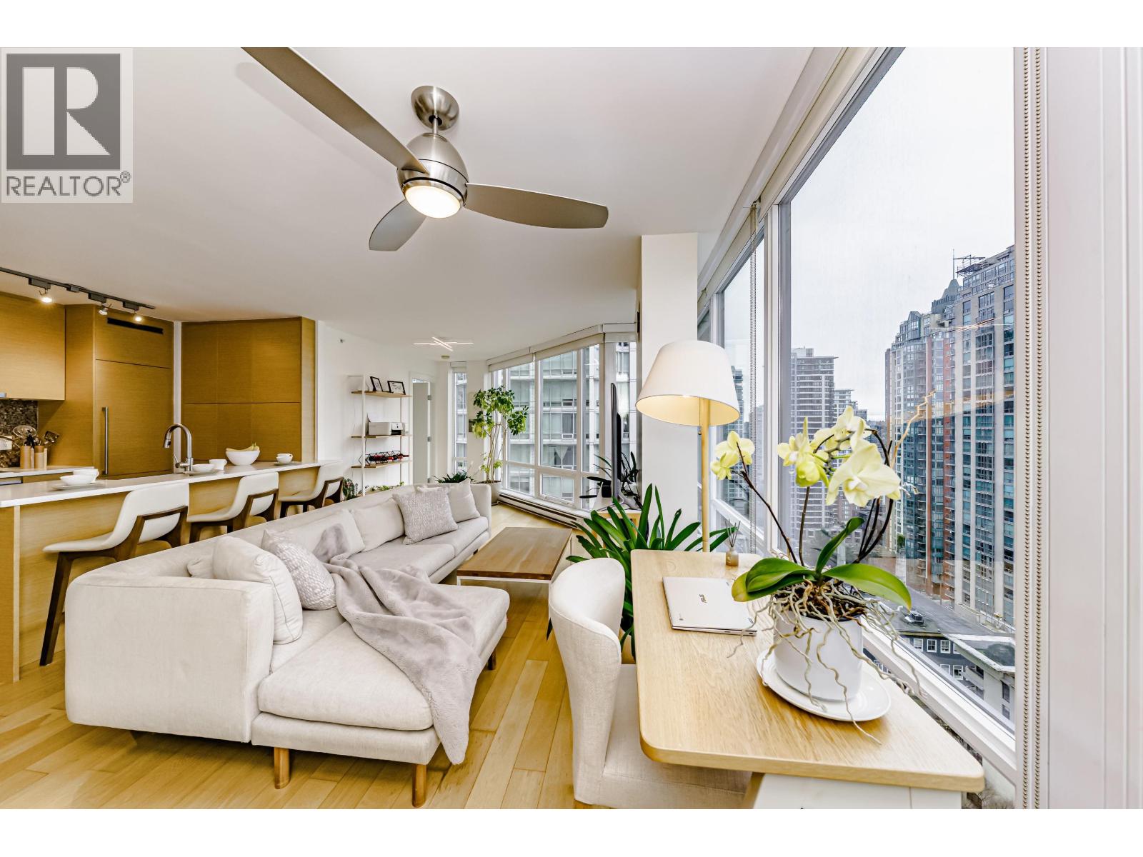 565 Smithe Street Unit 1701, Vancouver, BC V6B 0E4