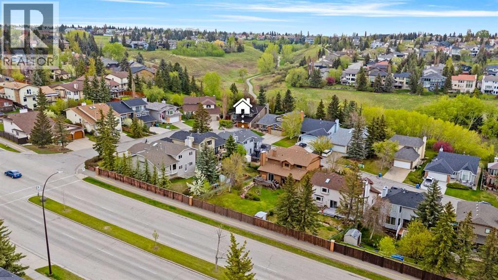 111 Edgebyne Cres NW, Calgary, AB T3A 4B4