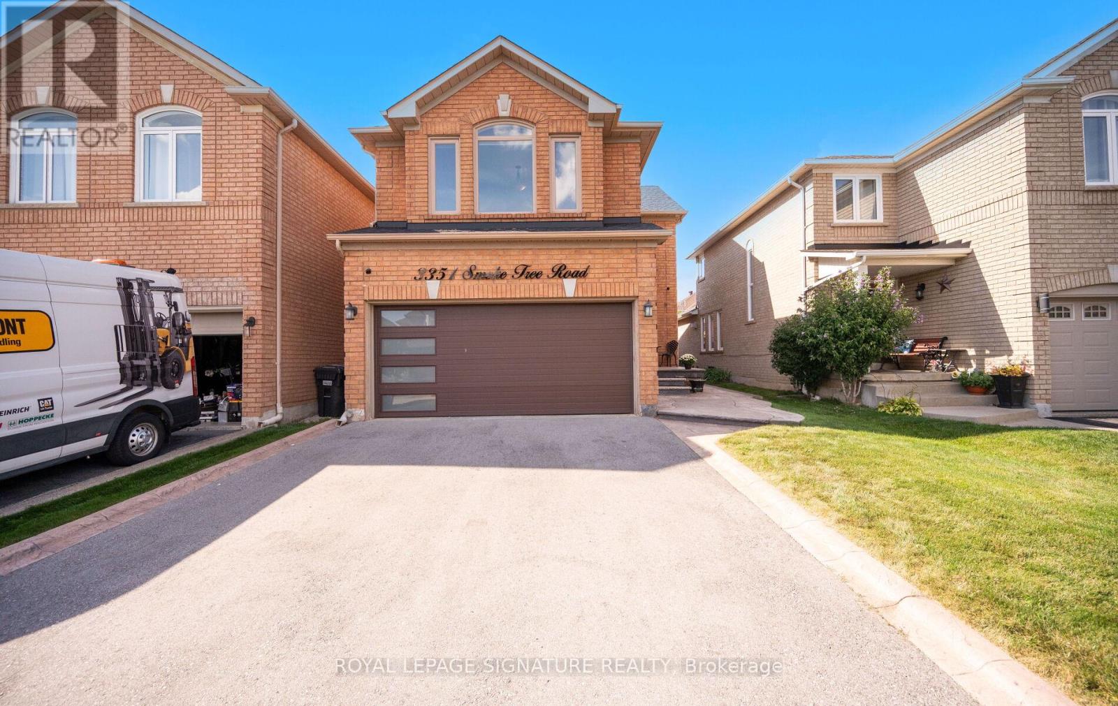 3351 Smoke Tree Rd, Mississauga, ON L5N 7M5