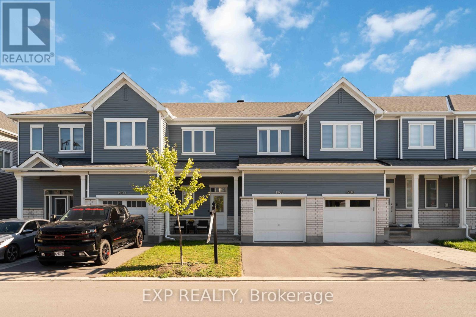 1902 Haiku St, Ottawa, ON K2J 6W8