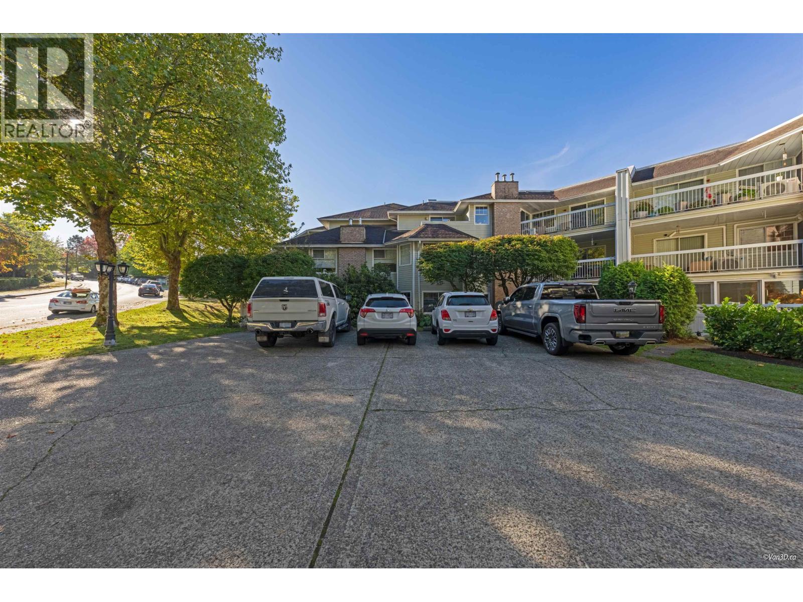 22514 116 Avenue Unit 301, Maple Ridge, BC V2X 0N8