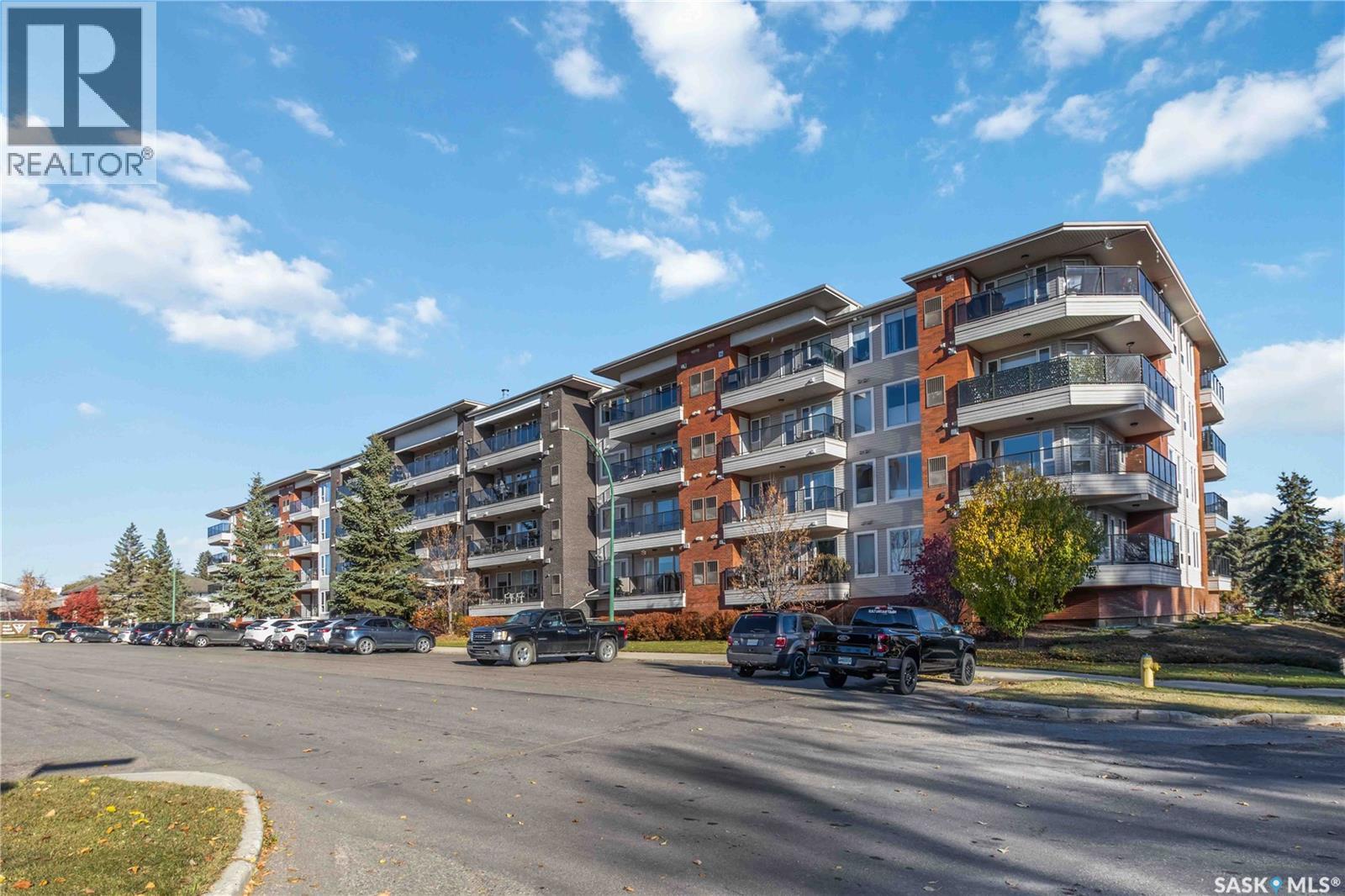 102 Kingsmere Place Unit 405, Saskatoon, SK S7J 2K3