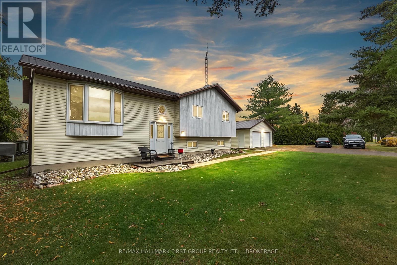 810 County 2 Rd, Leeds and the Thousand Islands, ON K0E 1L0