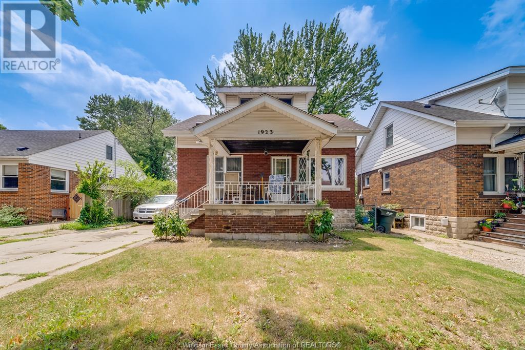1923 George Ave, Windsor, ON N8W 4M2
