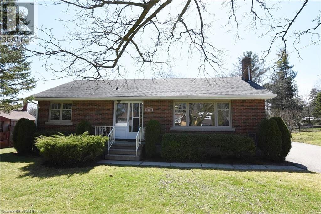 22 Charlton Cres, Simcoe, ON N3Y 1A7
