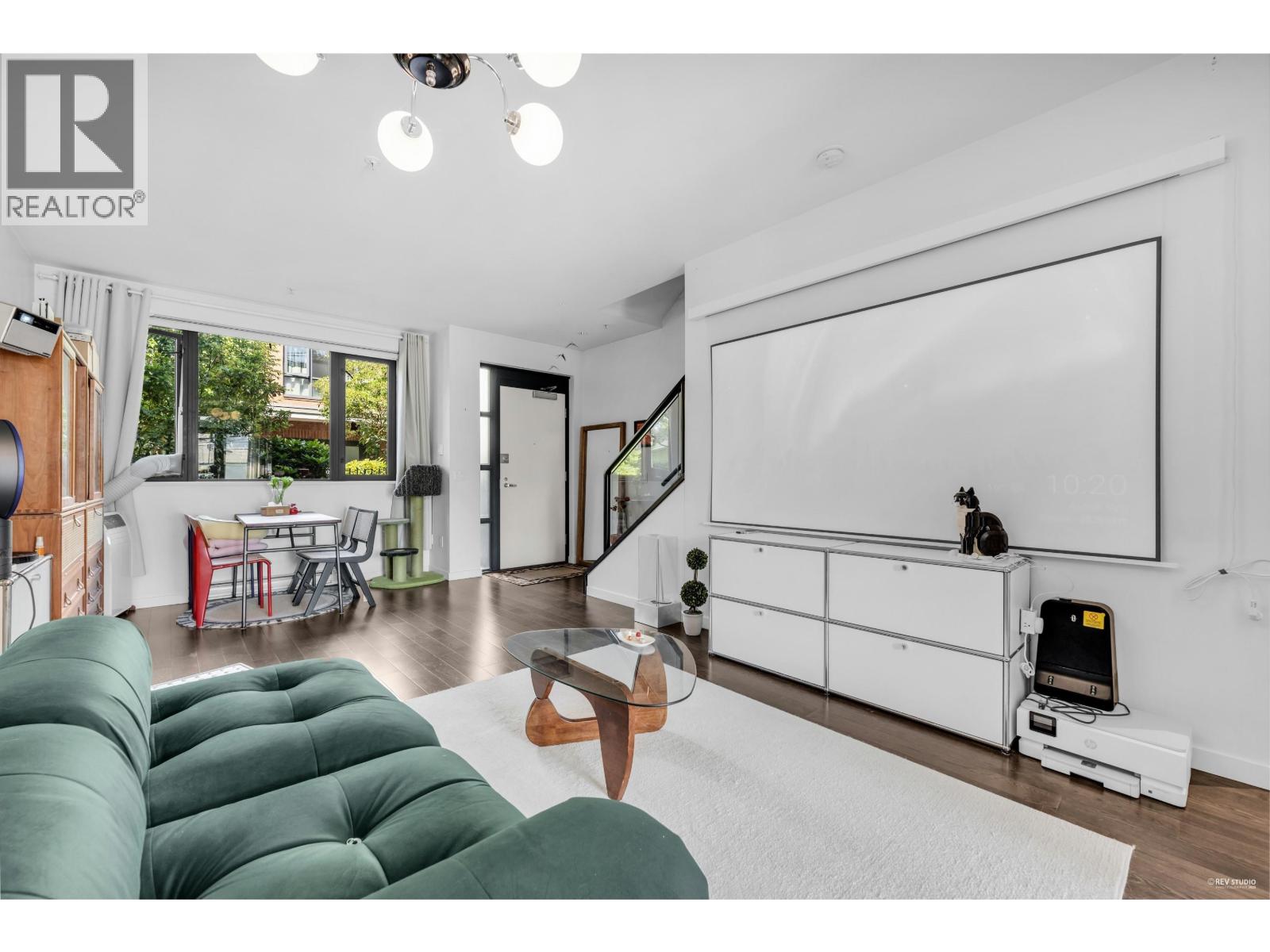 6426 Ash St, Vancouver, BC V5Z 3G9