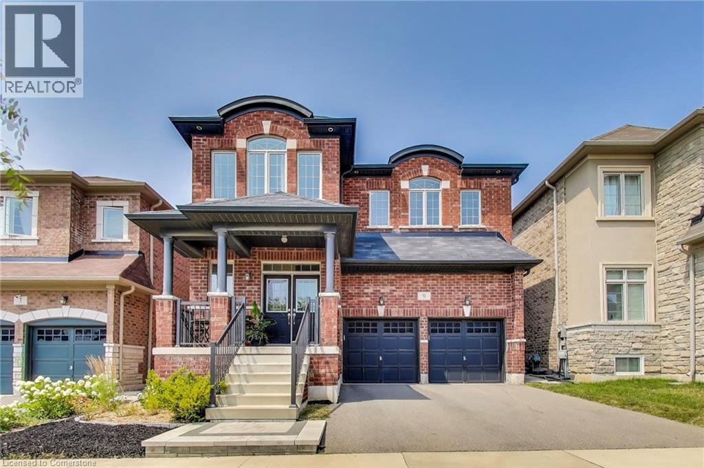 9 Skinner Rd, Hamilton, ON L8B 1X1
