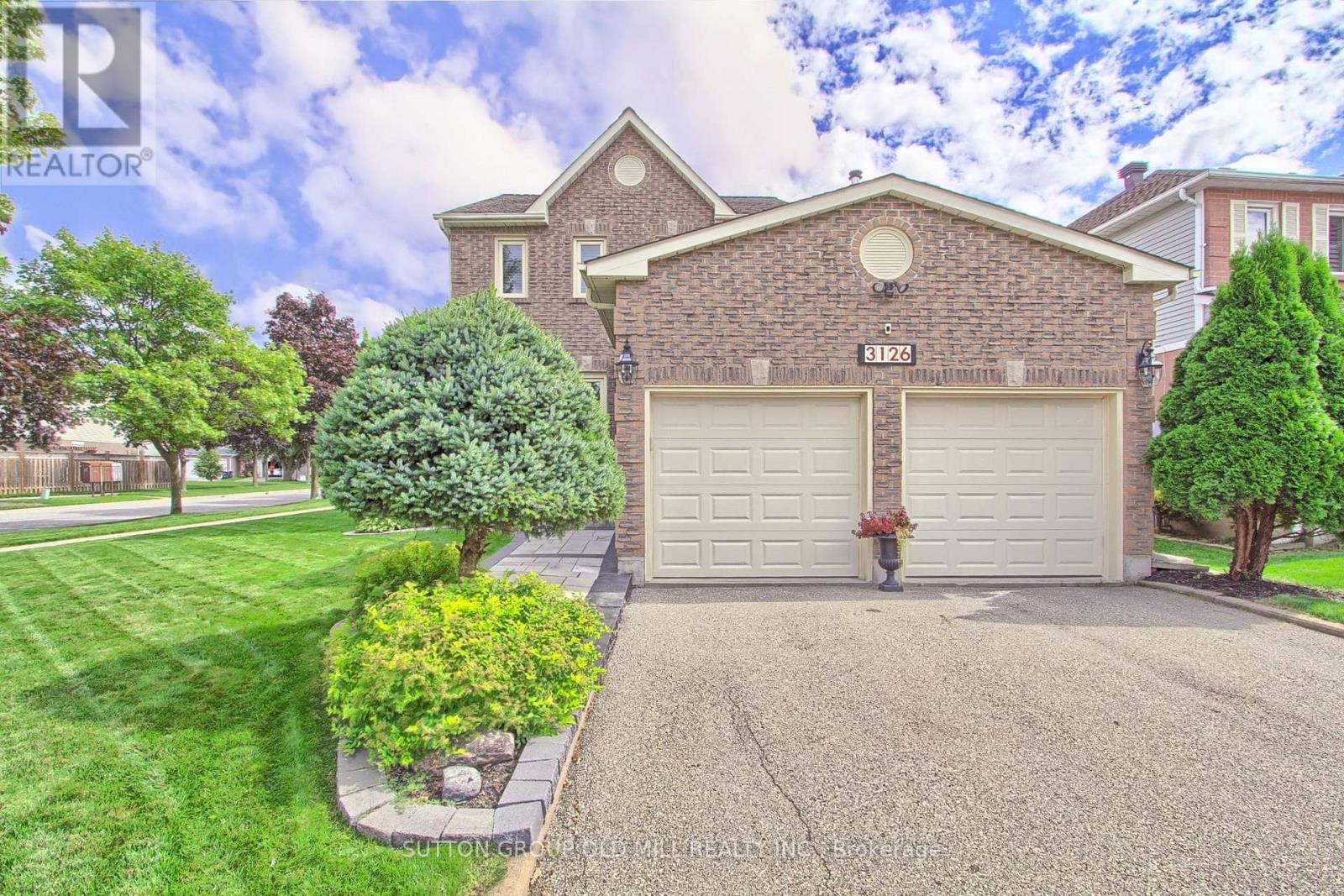 3126 Oakview Rd, Mississauga, ON L5N 6M9
