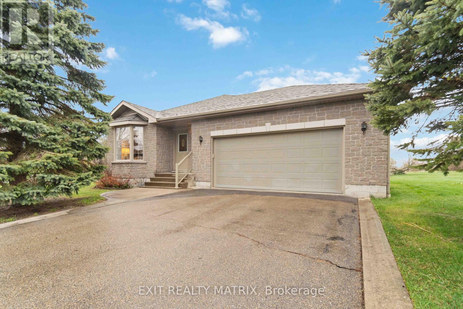 145 Garfield St S, Gananoque, ON K7G 3G2
